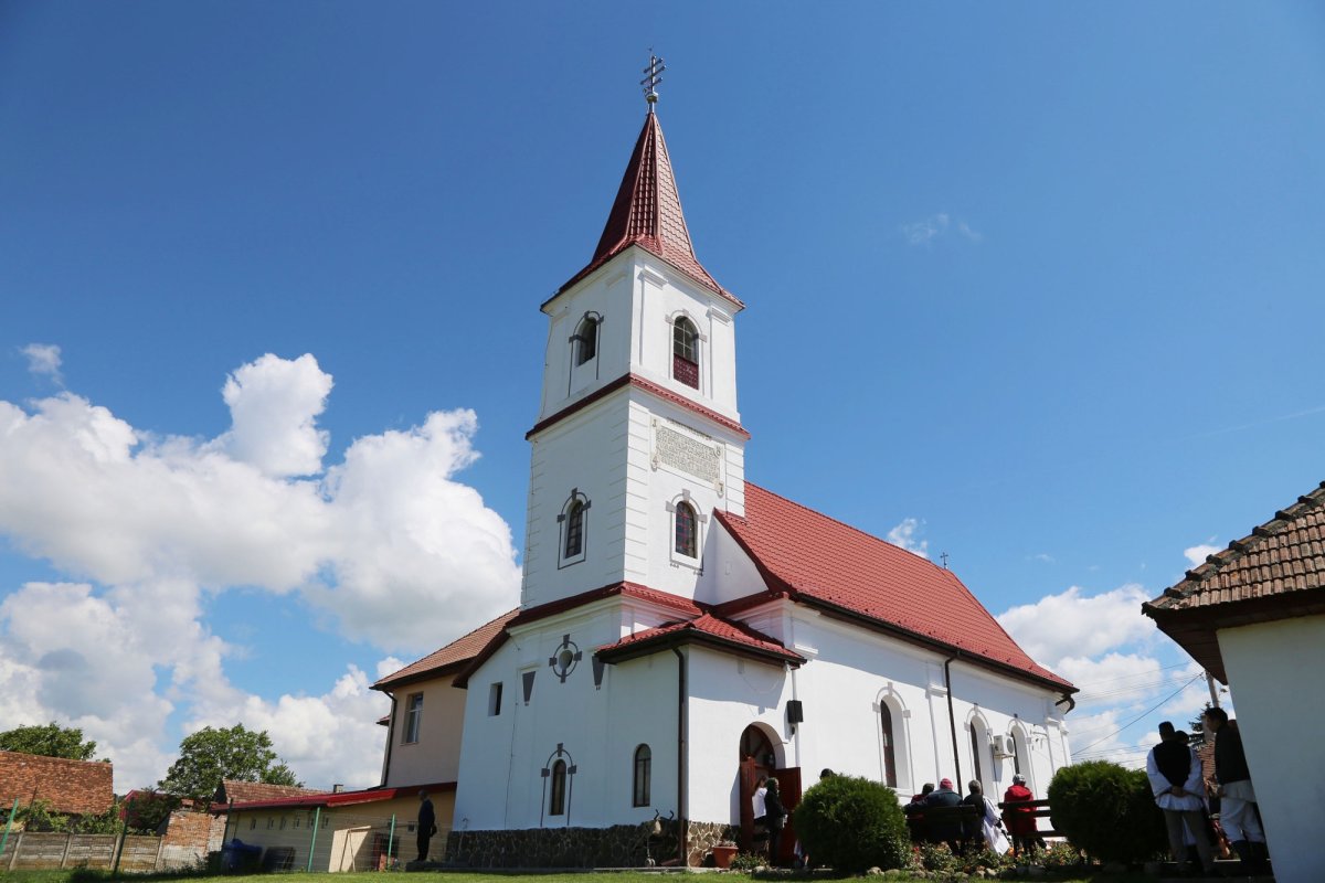 Biserica „Sfânta Parascheva” din Cârța, la 175 de ani de la zidire 35891