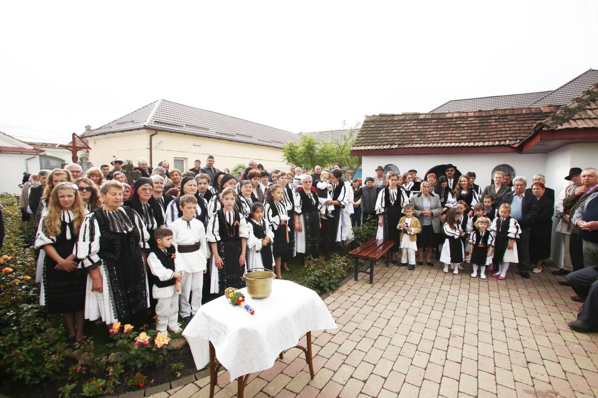 Biserica „Sfânta Parascheva” din Cârța, la 175 de ani de la zidire 35892