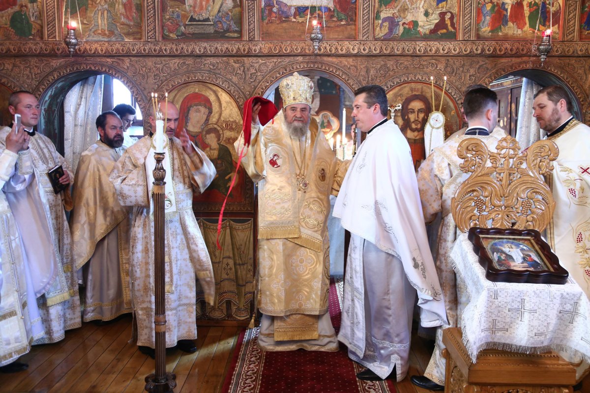 Biserica „Sfânta Parascheva” din Cârța, la 175 de ani de la zidire 35893