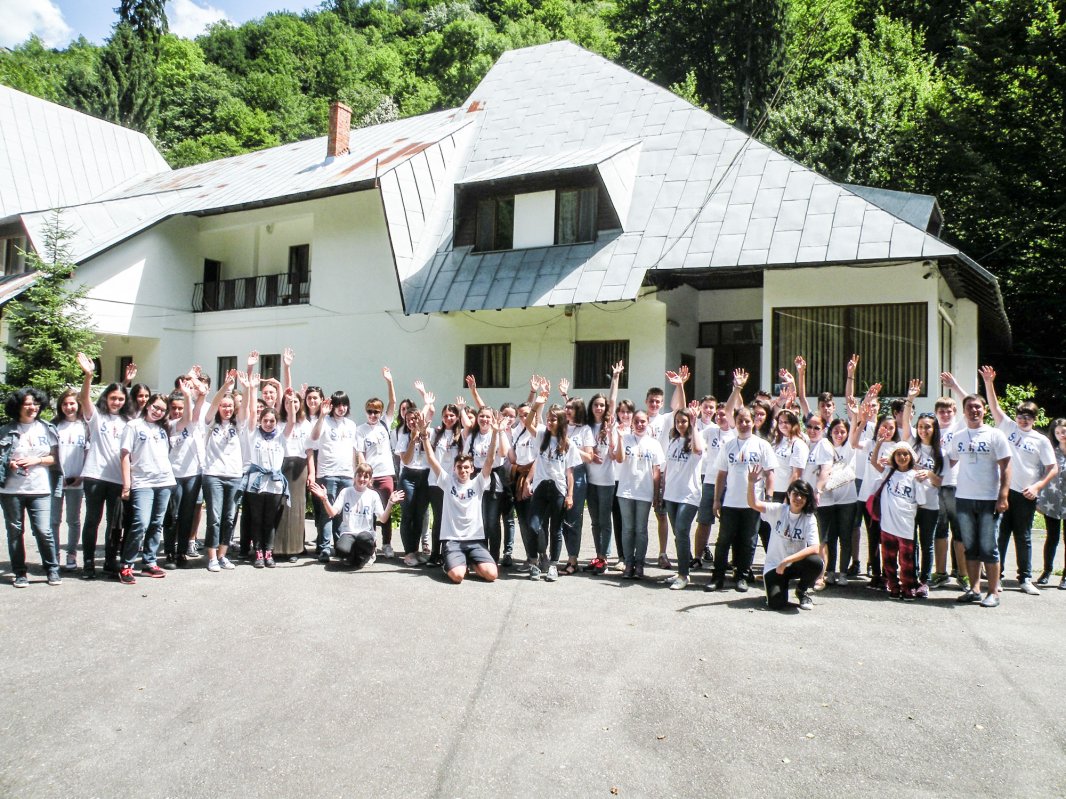 Împletirea utilului cu plăcutul în tabăra SIR 35903