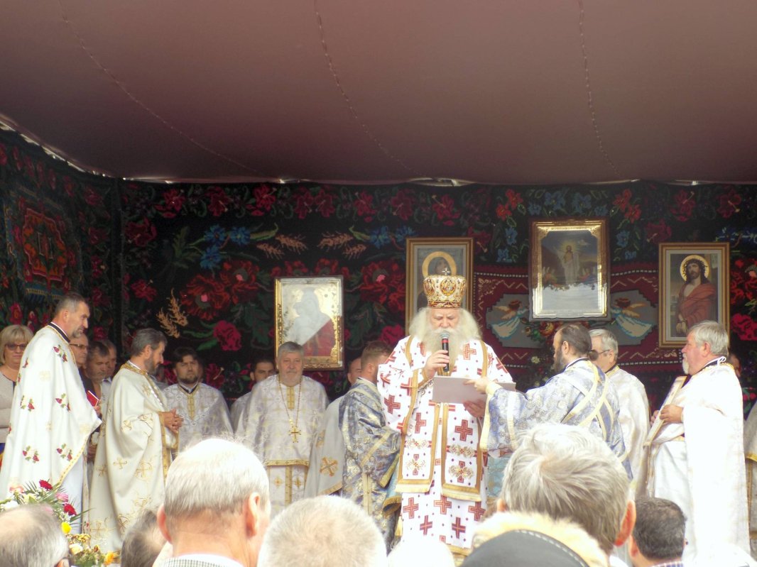 Resfinţire de biserică la Vârfu Câmpului, judeţul Botoşani 35886