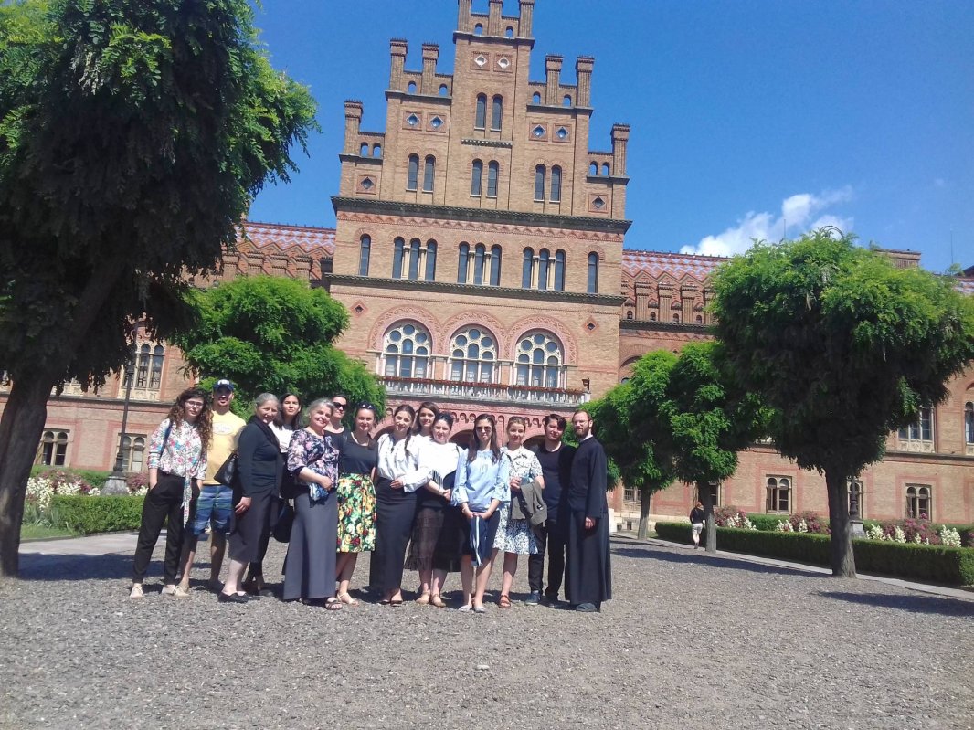 Tineri pe urmele sfinţilor kieveni 35878