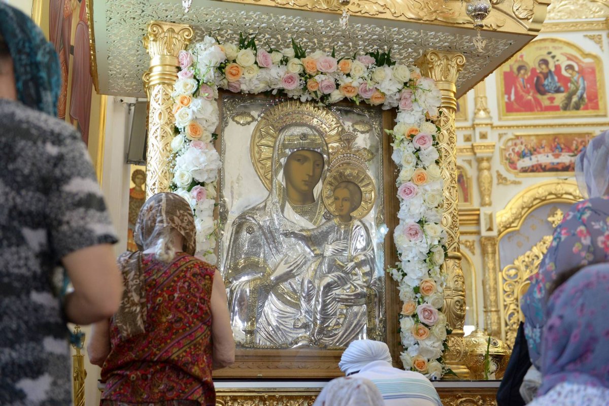 Uniţi sub binecuvântarea Maicii Domnului „Prodromiţa” 35921