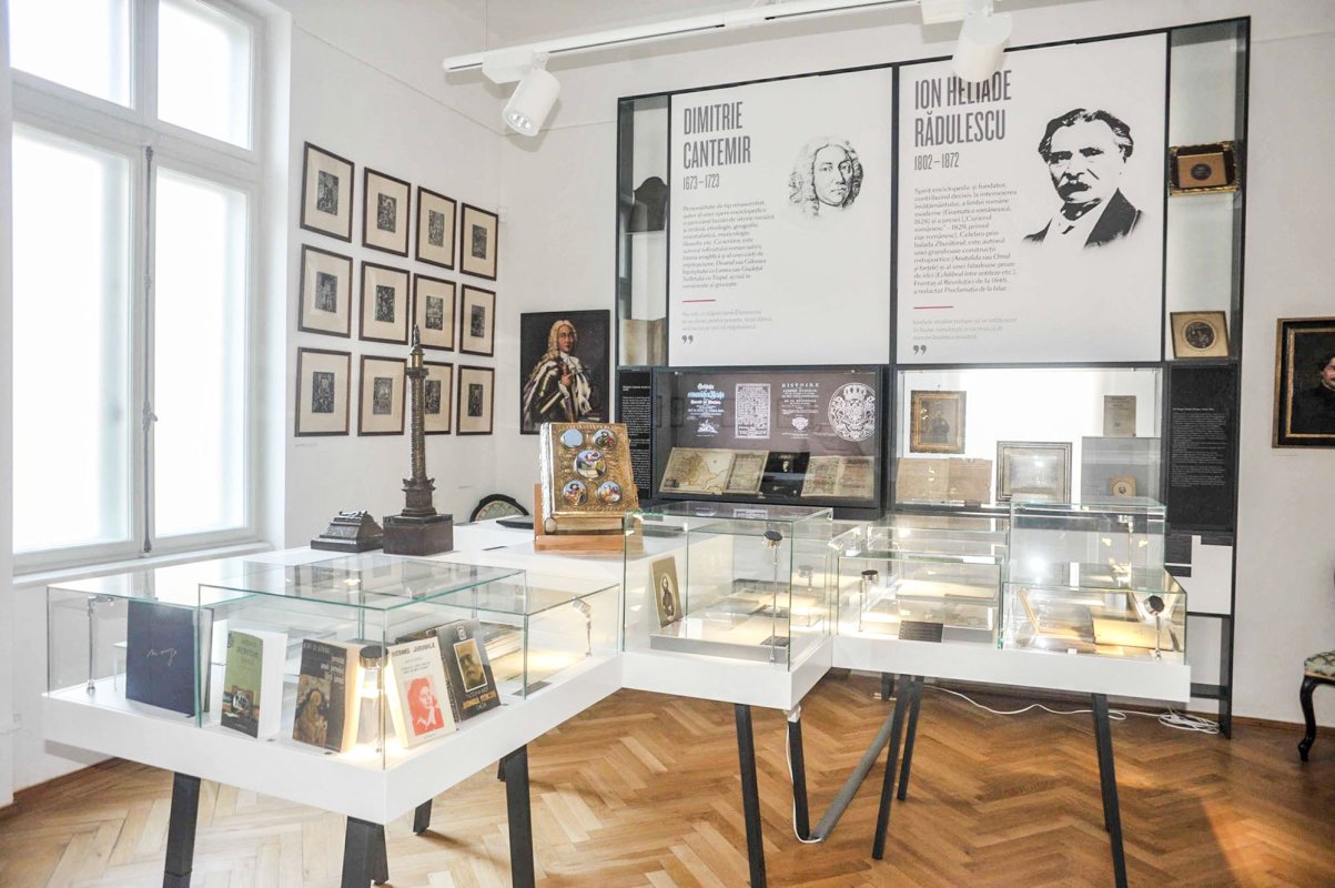 O călătorie pe marea istoriei literaturii române 35809