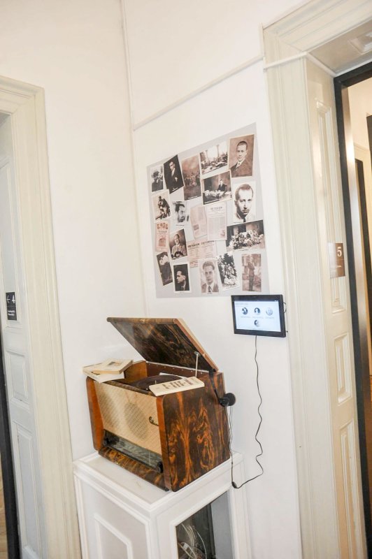 O călătorie pe marea istoriei literaturii române 35811