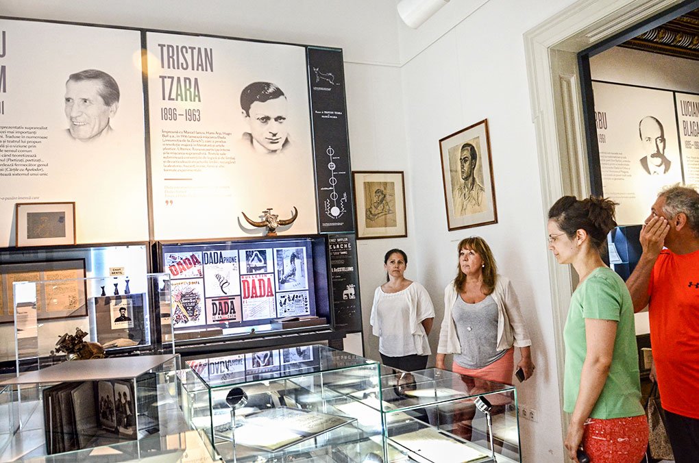 O călătorie pe marea istoriei literaturii române 35814