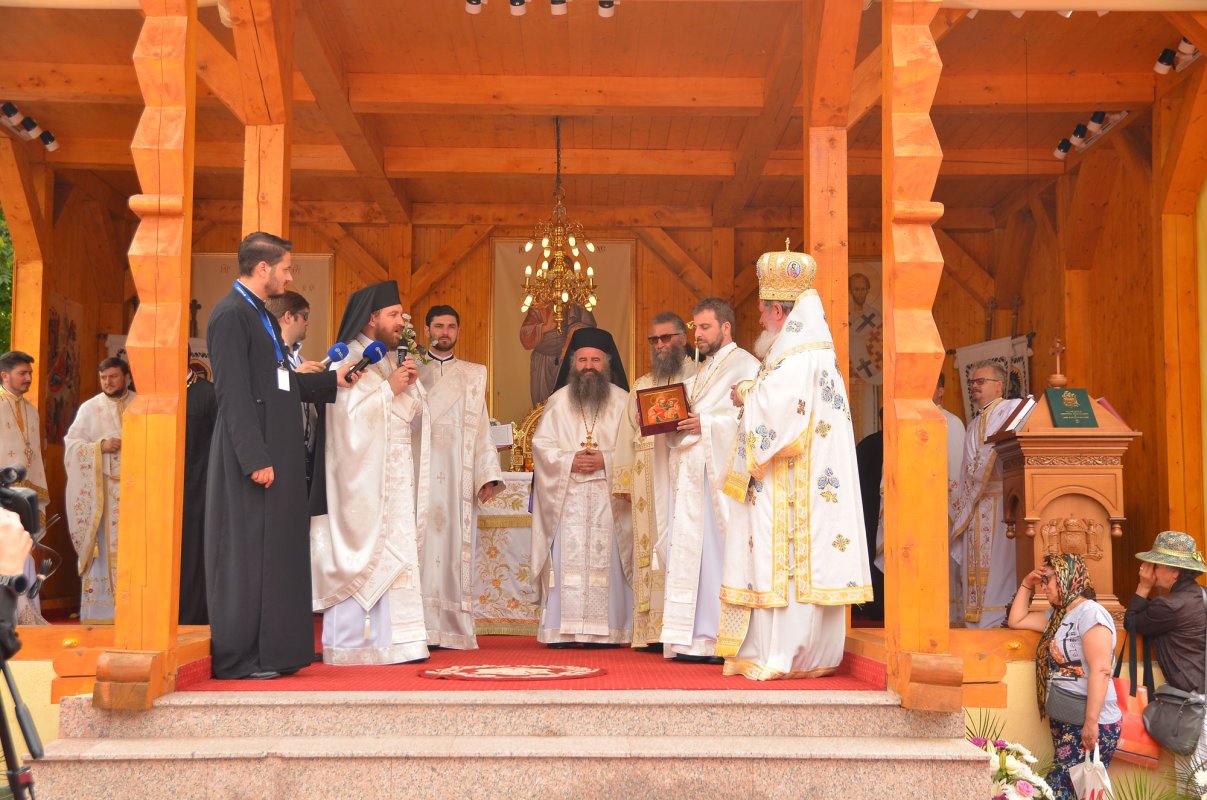 Pelerinaj la icoana Maicii Domnului Prodromiţa 35834