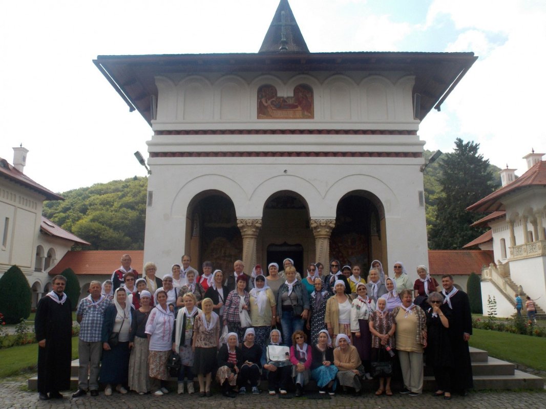 Pelerinaj pentru membrii grupului de cateheză „Sfântul Ioan Botezătorul” din Râmnic 35868
