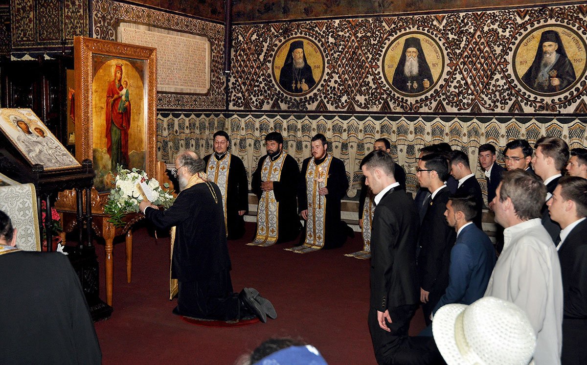 Cinstirea sfintei icoane a Maicii Domnului Prodromiţa la Galați 35784