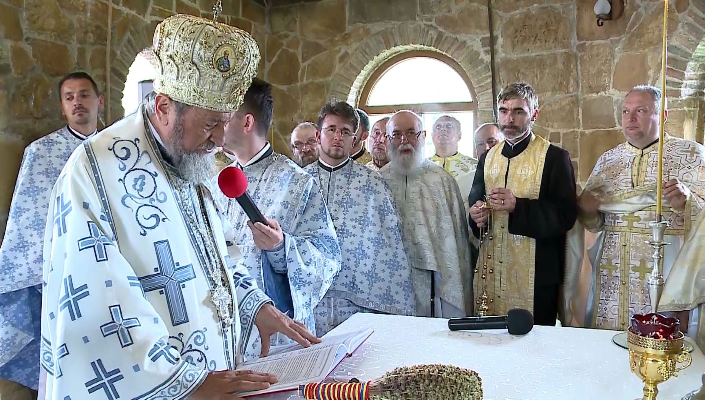 Hramul mănăstirii de la Măgura Jina, judeţul Sibiu 35747