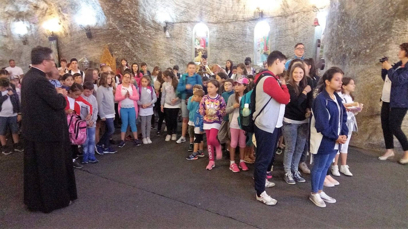 Icoana Maicii Domnului „Prodromiţa“, cinstită în Eparhia Romanului şi Bacăului 35741