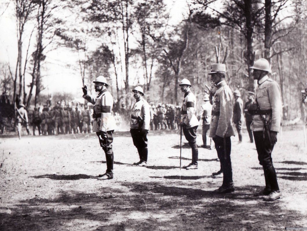 Epopeea unor victorii  mari cât un veac 35717