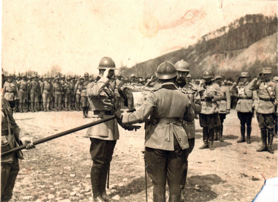 Epopeea unor victorii  mari cât un veac 35720