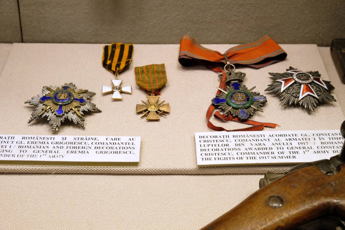 Epopeea unor victorii  mari cât un veac 35728