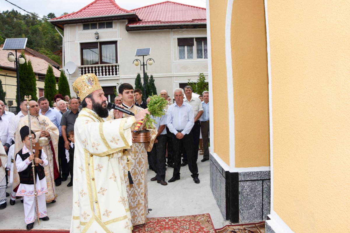 Sfinţirea bisericii parohiale Pârvova 35507
