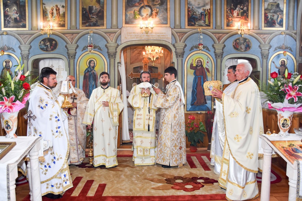 Sfinţirea bisericii parohiale Pârvova 35508