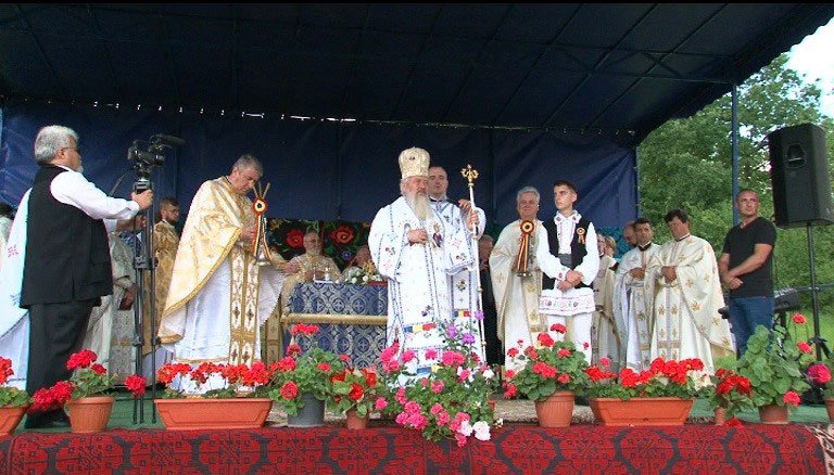 Slujiri arhierești în Duminica a 6-a după Rusalii 35485