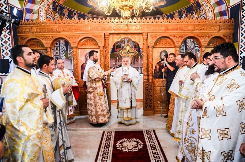 Slujiri arhiereşti în Muntenia şi Dobrogea 35526