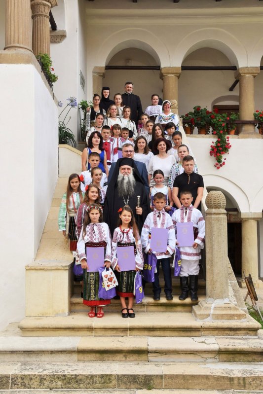 Tabără de vară „Cultură și civilizație românească” la Horezu 35500