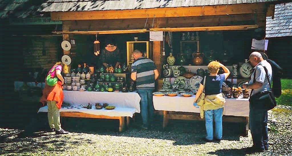 Târgul „Frumos. Ceramic. Folositor. Ceramica de Saschiz” 35493