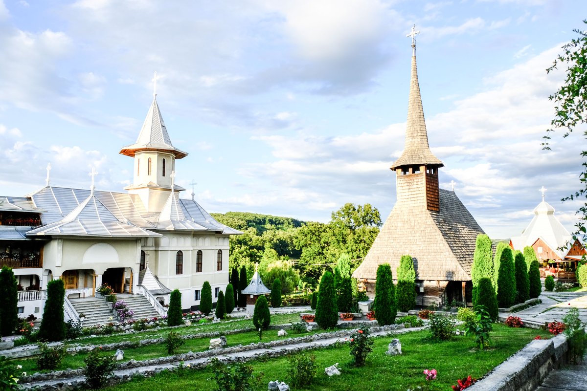 Bic, mănăstirea care s-a zidit mai întâi în cer 35416