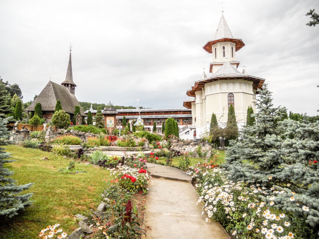 Bic, mănăstirea care s-a zidit mai întâi în cer 35417