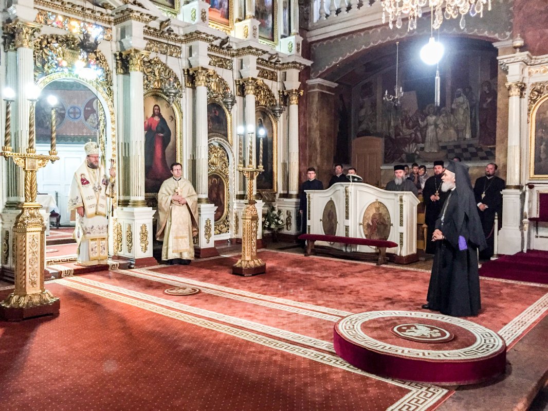 Preasfințitul Emilian Crișanul și-a sărbătorit ocrotitorul 35378