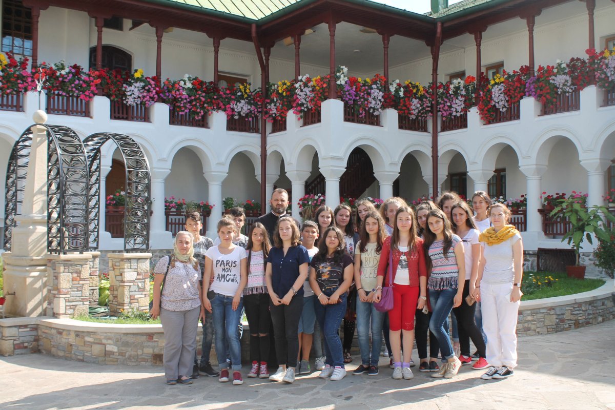 Cu Hristos pe cărările vacanței 35347