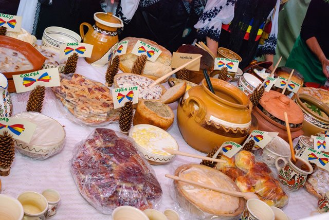 Sărbătoarea moților pe Muntele Găina 35310