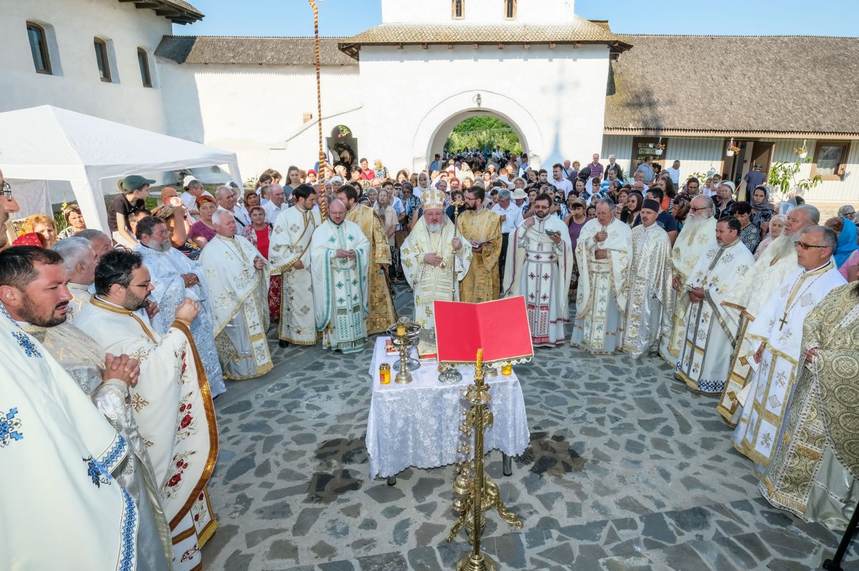 Un vechi ansamblu monahal a fost readus în lumină 35340