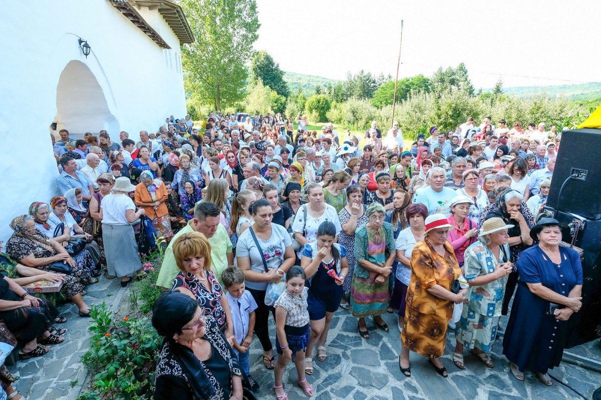 Un vechi ansamblu monahal a fost readus în lumină 35341