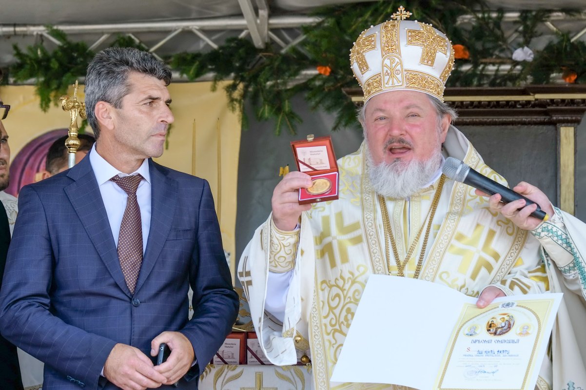 Un vechi ansamblu monahal a fost readus în lumină 35342