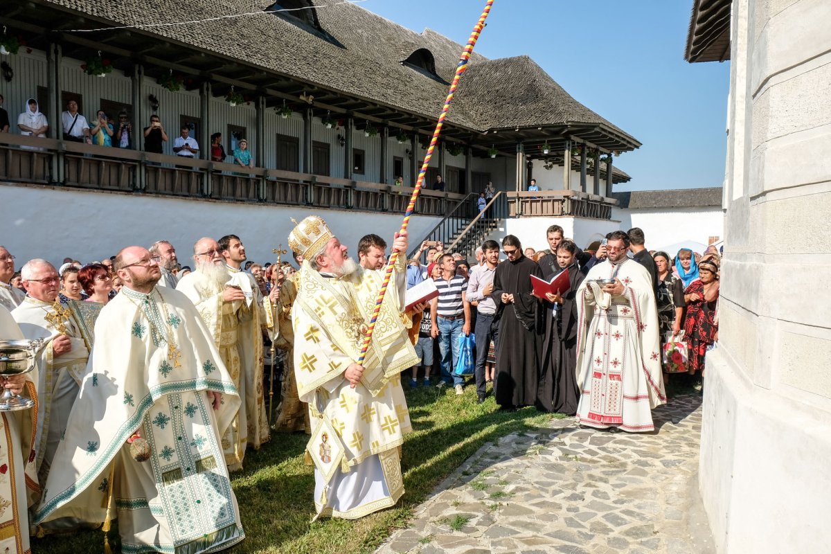 Un vechi ansamblu monahal a fost readus în lumină 35343