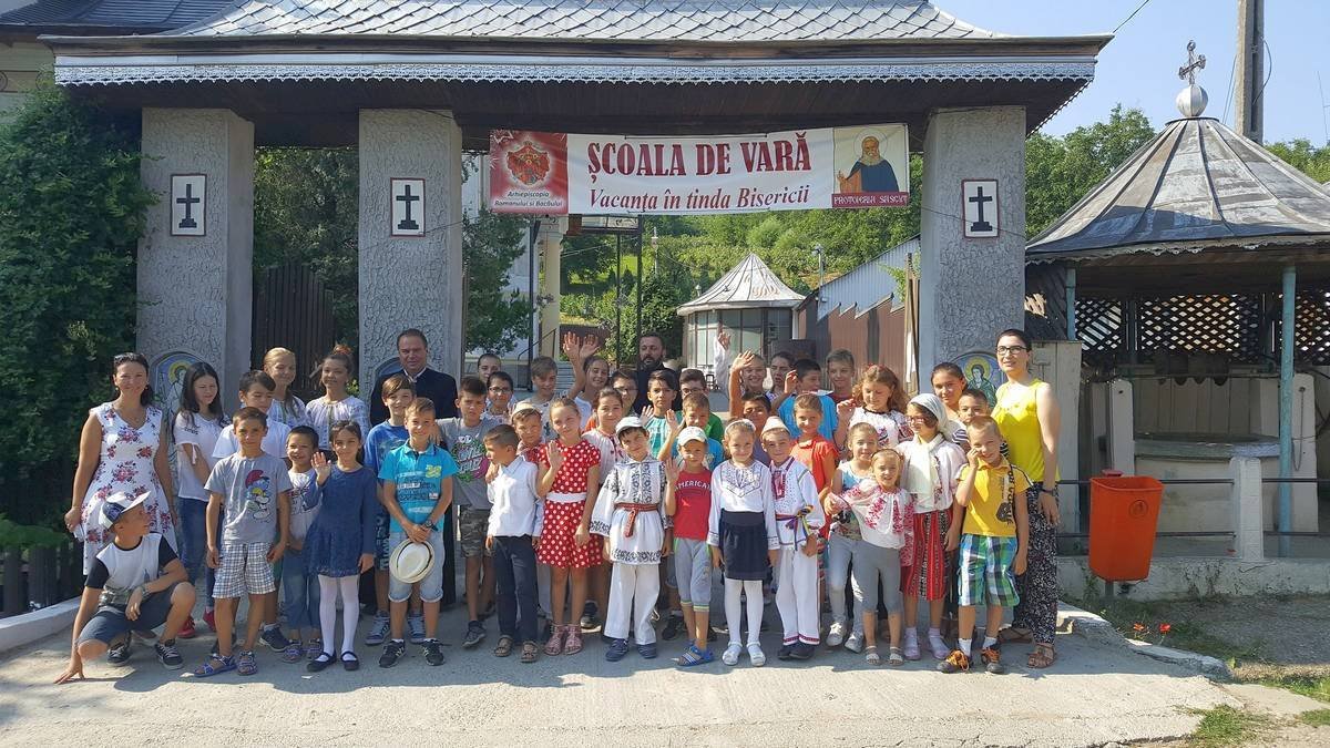 Cateheze în Eparhia Romanului şi Bacăului 35106