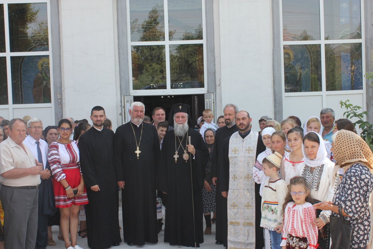 Binecuvântări arhiereşti pentru credincioşii doljeni din Unirea 35053