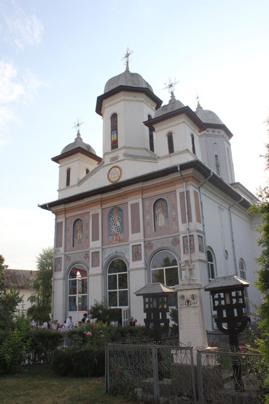 Binecuvântări arhiereşti pentru credincioşii doljeni din Unirea 35054