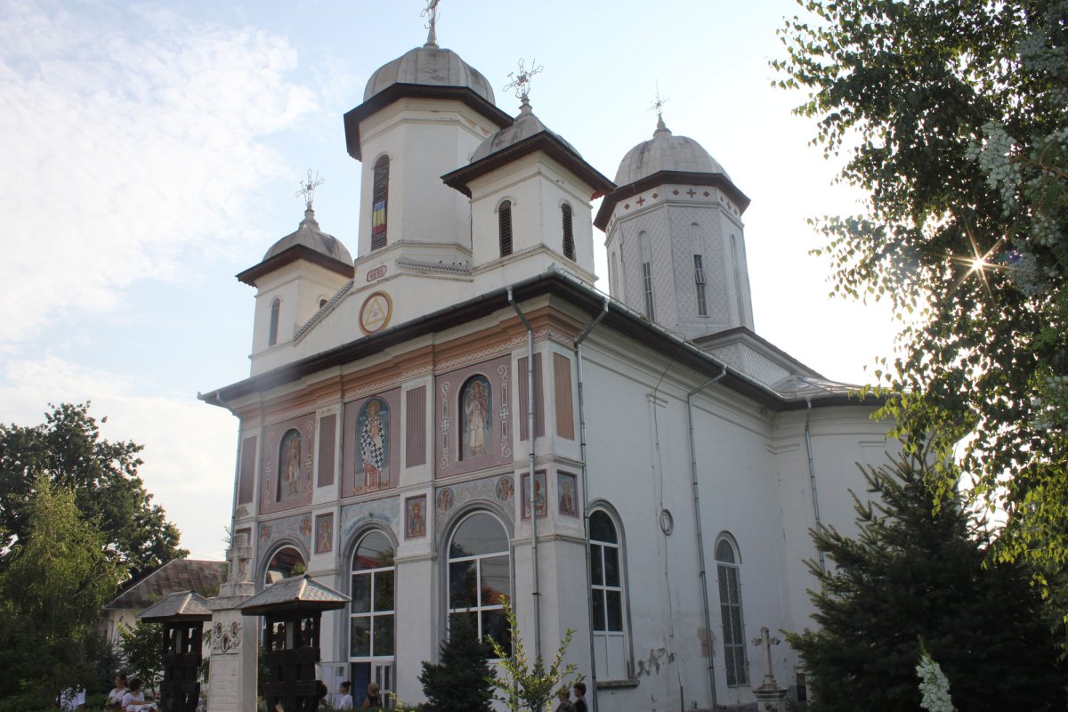 Binecuvântări arhiereşti pentru credincioşii doljeni din Unirea 35055