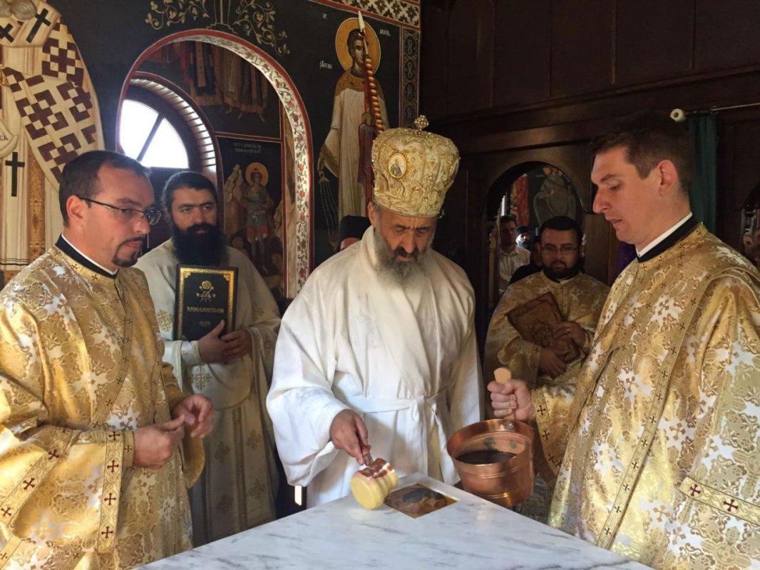 Slujiri arhierești în Duminica a 7-a după Rusalii 35047