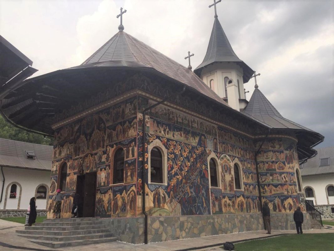 Slujiri arhierești în Duminica a 7-a după Rusalii 35048