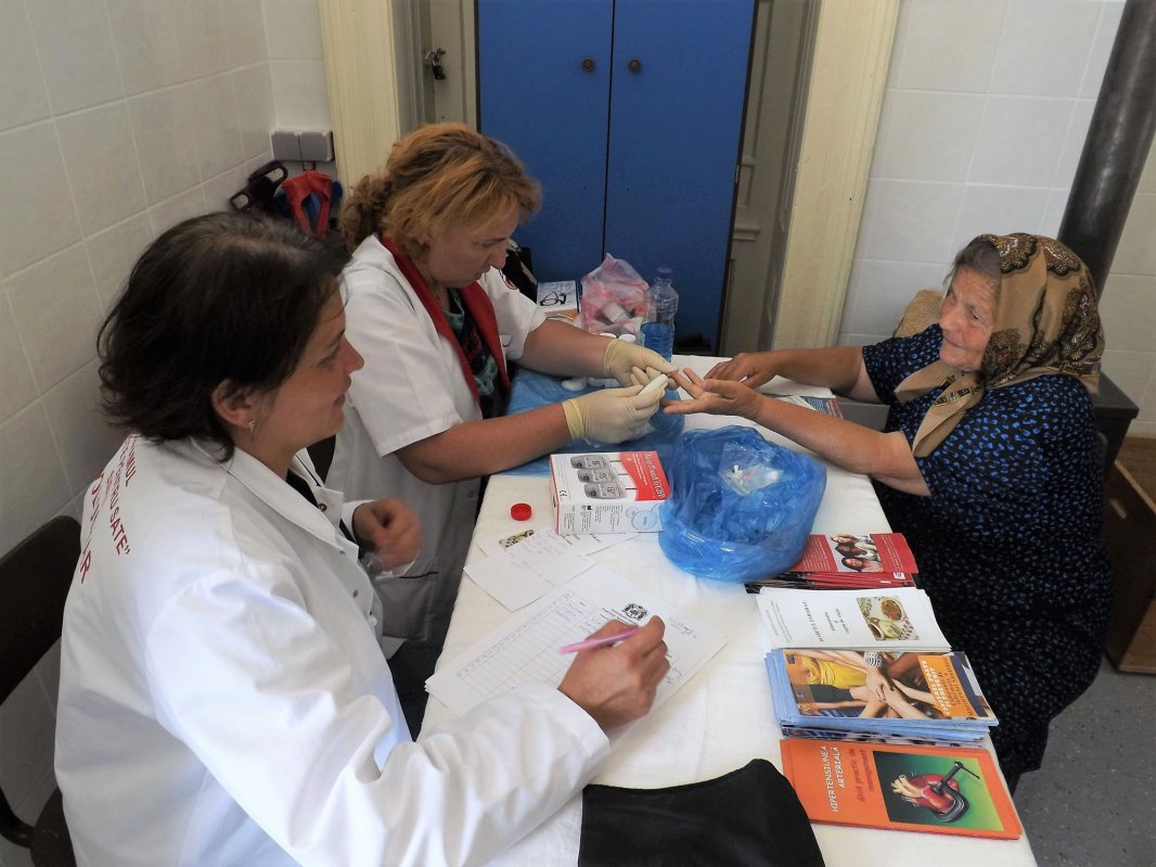 Campania „Sănătate pentru sate” a ajuns la Viscri, Brașov 34987