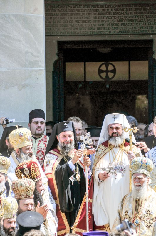 Prinos de recunoştinţă  la ceas de sărbătoare 34933