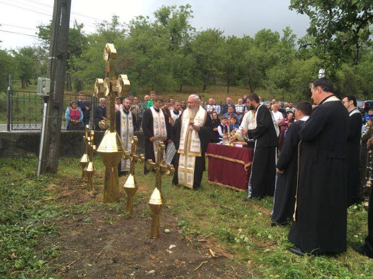 Sfințirea crucilor pentru biserica din Măgoaja – Dej 34870
