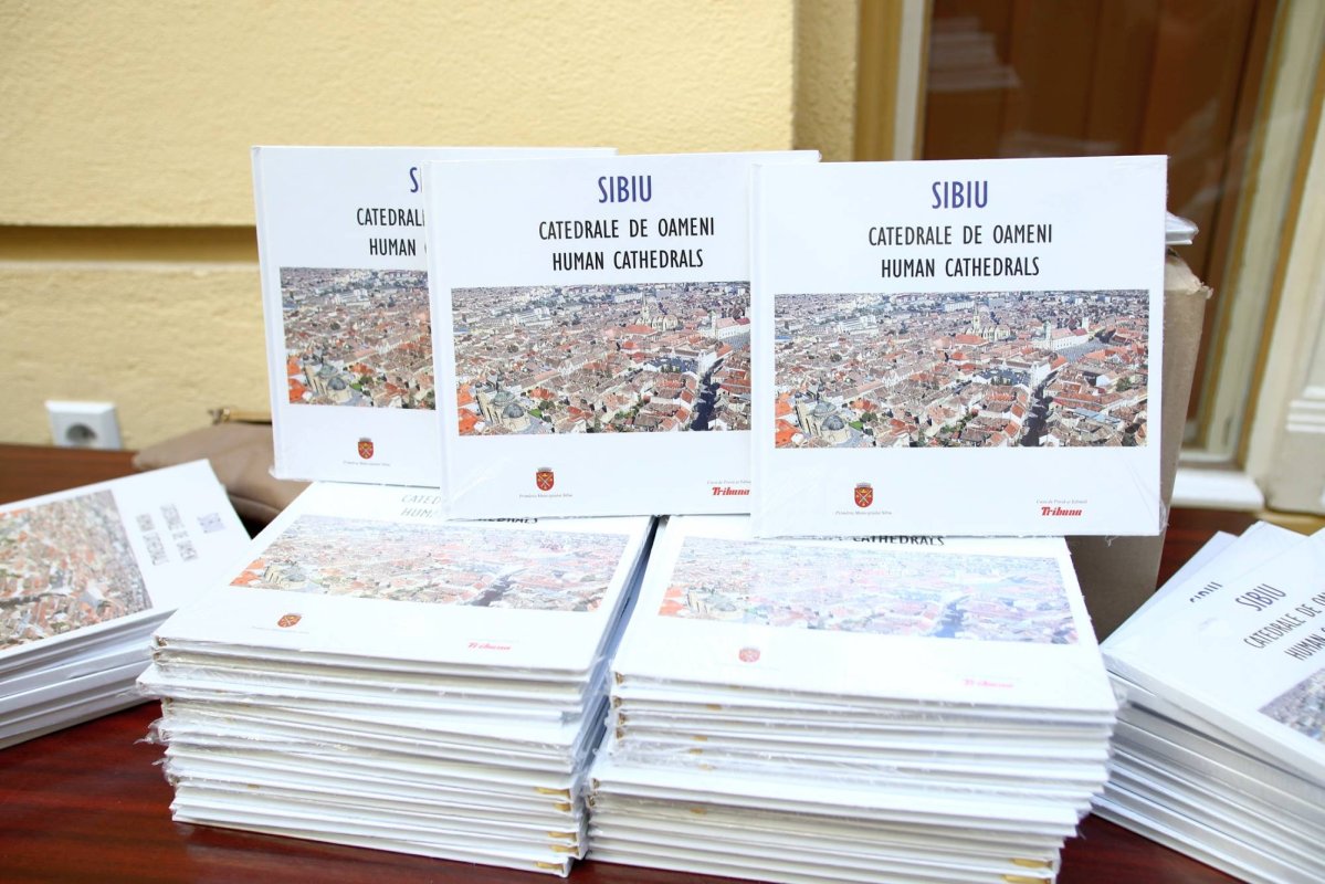 „Sibiu, Catedrale de oameni – Human Cathedrals” 34874