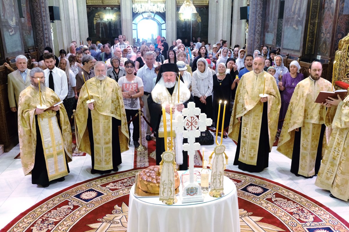 Pomenirea Patriarhilor Iustin și Teoctist la Catedrala Patriarhală 34751
