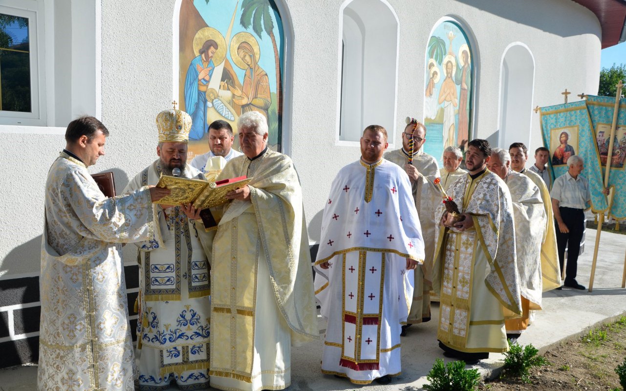 Târnosirea bisericii din Ocolișu Mare, Hațeg 34727