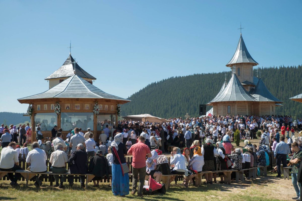 Sfinţirea Schitului „Sfântul Proroc Ilie“ - Salaş, oficiată de doi ierarhi 34629