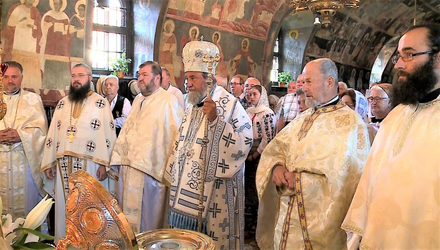 Slujiri arhierești în duminica a 8-a după Rusalii 34637