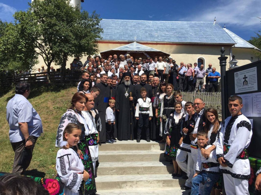 Slujiri arhierești în duminica a 8-a după Rusalii 34640