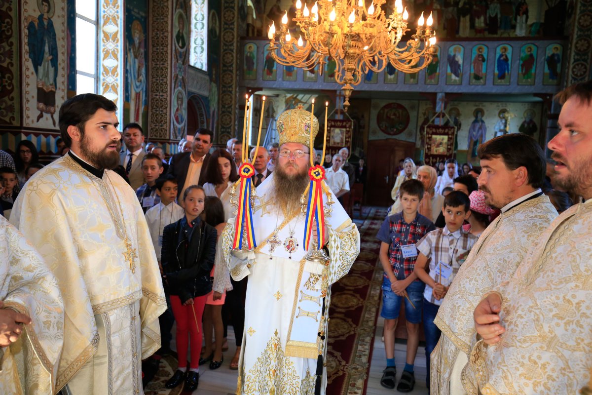 Slujiri arhierești în duminica a 8-a după Rusalii 34643