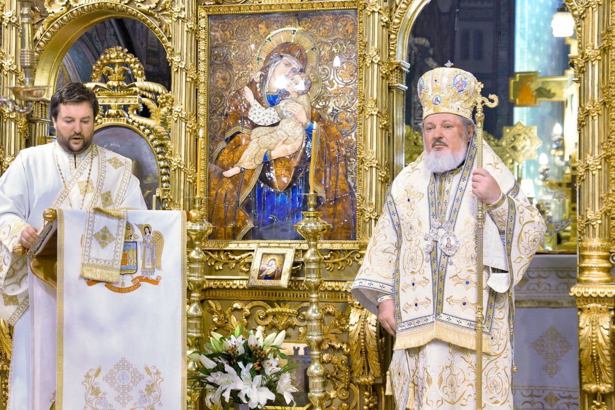 Slujiri arhiereşti în Muntenia şi Dobrogea 34677